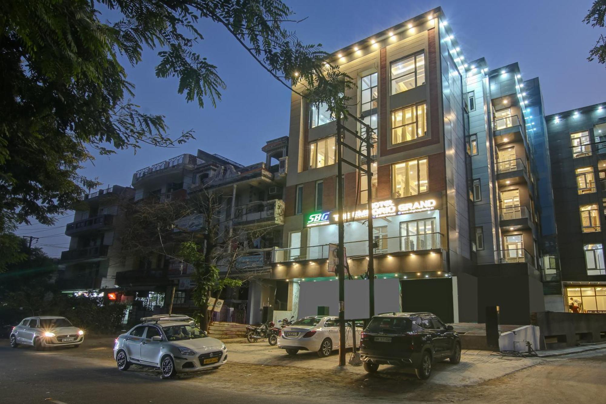 Hotel The Emporio Grand Near Vaishali Metro Station Ghaziabad Eksteriør bilde